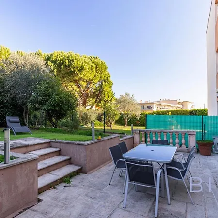 Apartament Spacious Pool And Parking