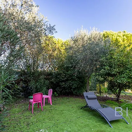Spacious Pool And Parking Apartament Antibes