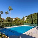 Spacious Pool And Parking דירה אנטיב