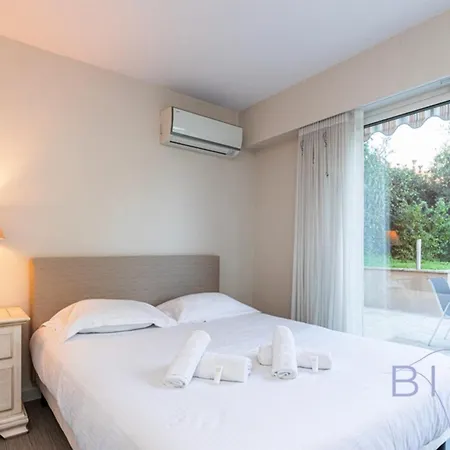 Appartamento Spacious Pool And Parking Antibes