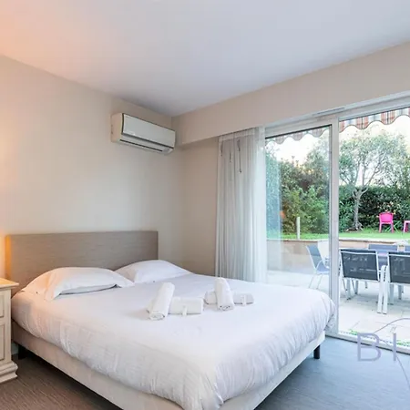 Spacious Pool And Parking Appartamento