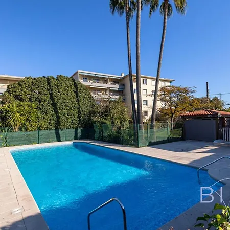 Spacious Pool And Parking דירה