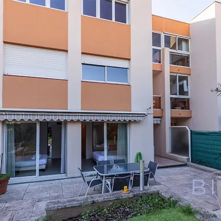 Spacious Pool And Parking דירה *