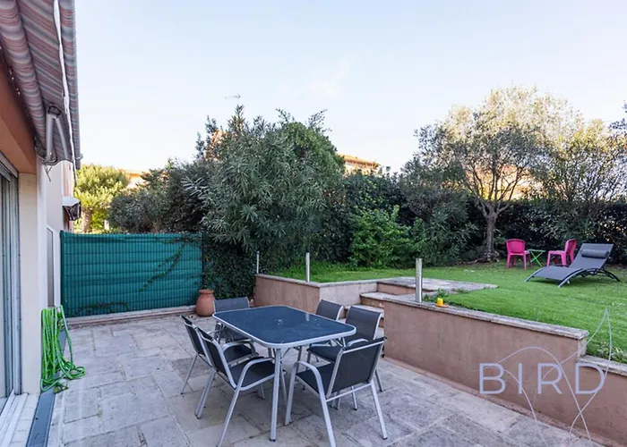 Daire Spacious Pool And Parking *