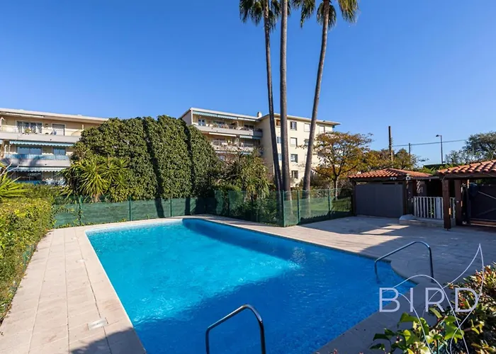 Spacious Pool And Parking Daire