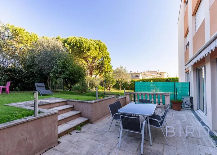 Daire Spacious Pool And Parking