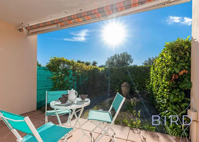 Daire Spacious Pool And Parking *