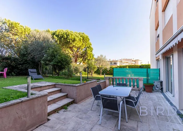 Daire Spacious Pool And Parking