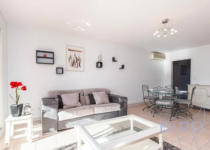 Spacious Pool And Parking Daire